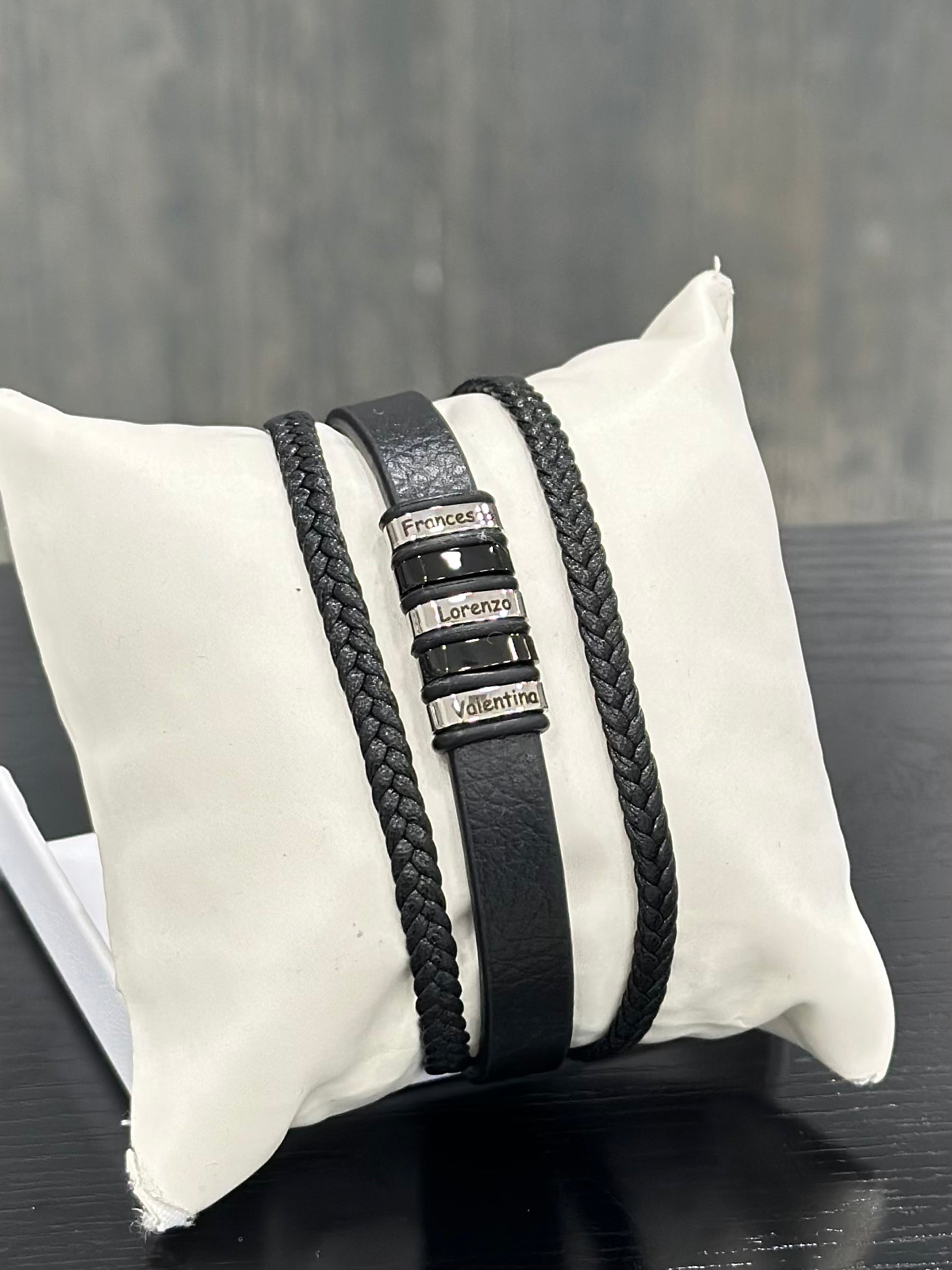 Bracciale pelle intrecciata personalizzabile con inserti in acciaio fino a 5 nomi
