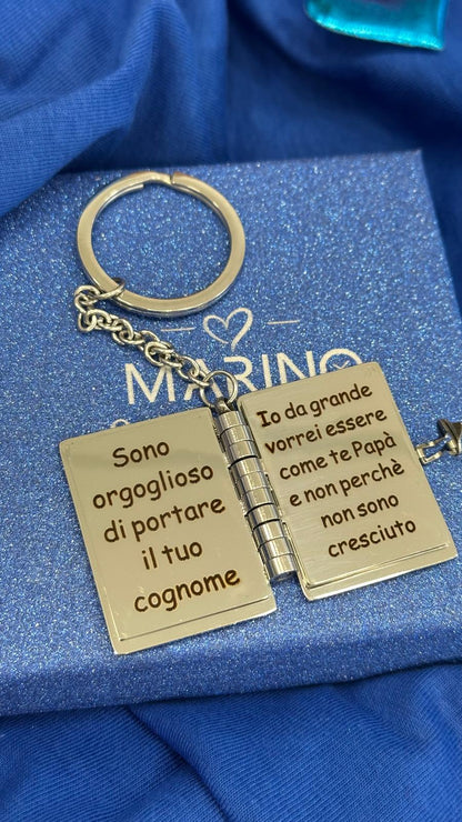 Portachiavi libro papà in acciaio personalizzabile con frase e disegno
