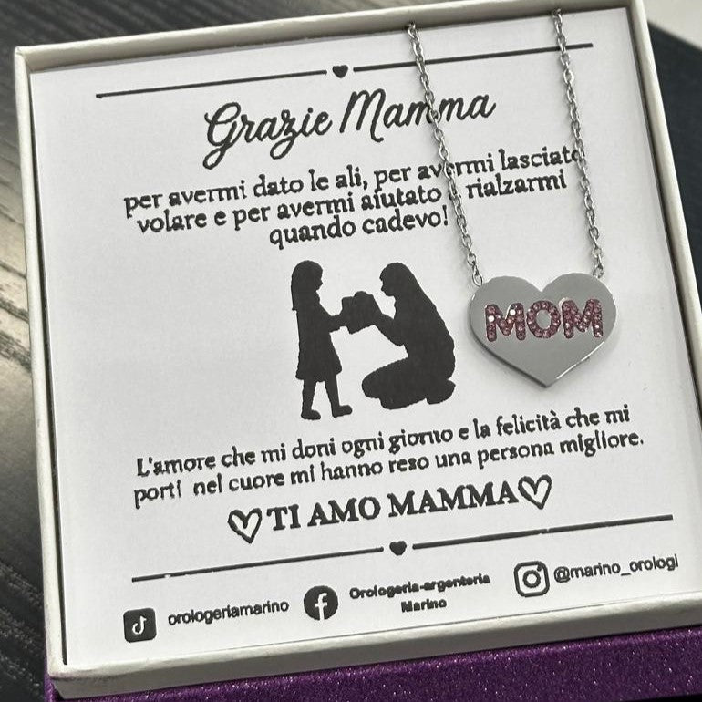 Collana cuore MOM dorata in acciaio con scritta brillantinata e confezione regalo mamma
