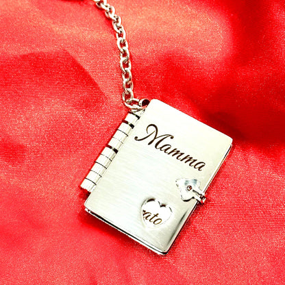 Portachiavi libro mamma in acciaio personalizzabile con frase e disegno dedicato
